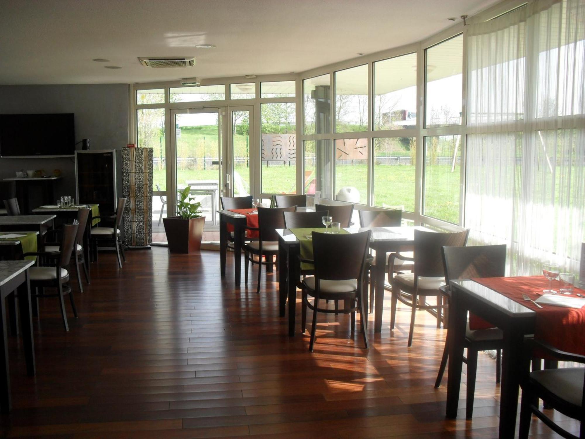 Hotel Evan Lempdes sur Allagnon Экстерьер фото